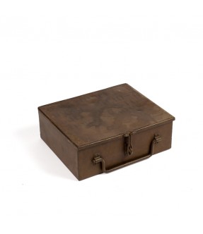 Iron box